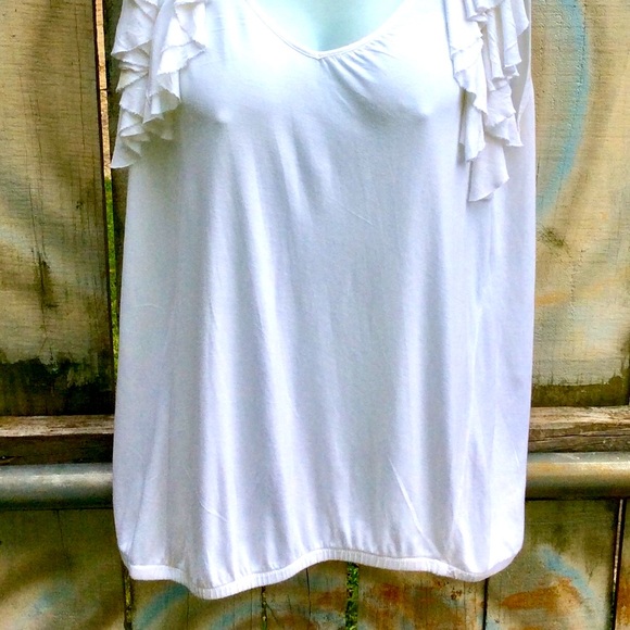 💓I.N.C.💓RUFFLE SLEEVELESS V-NECK TOP EUC 💗 - Picture 2 of 8